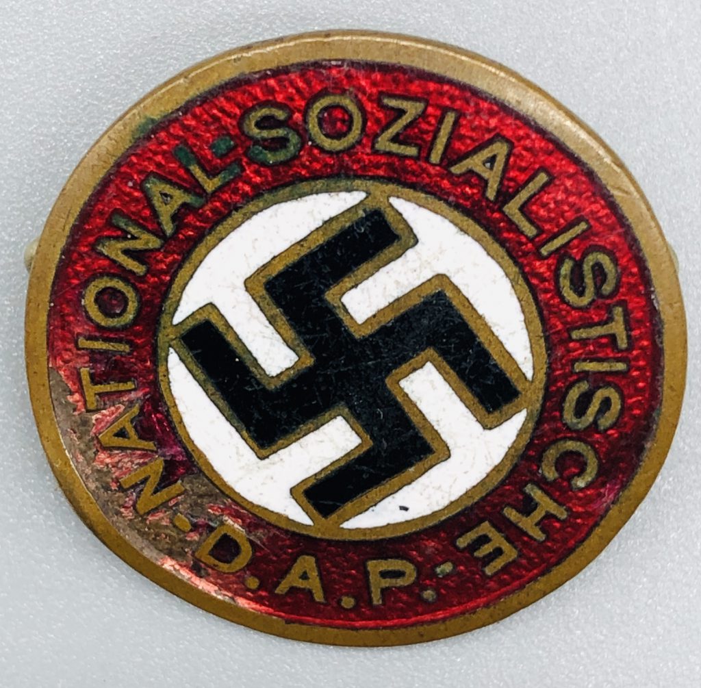 EARLY NSDAP MEMBERSHIP BADGE - Grenadier Militaria