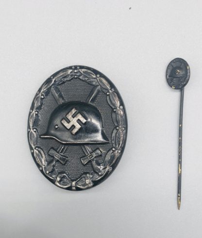 WW2 German Wound Badge In Black, with stickpin