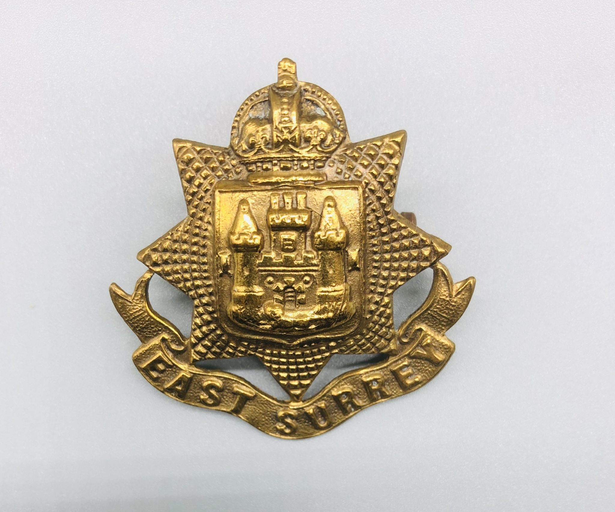 East Surrey Regiment Cap Badge - Grenadier Militaria