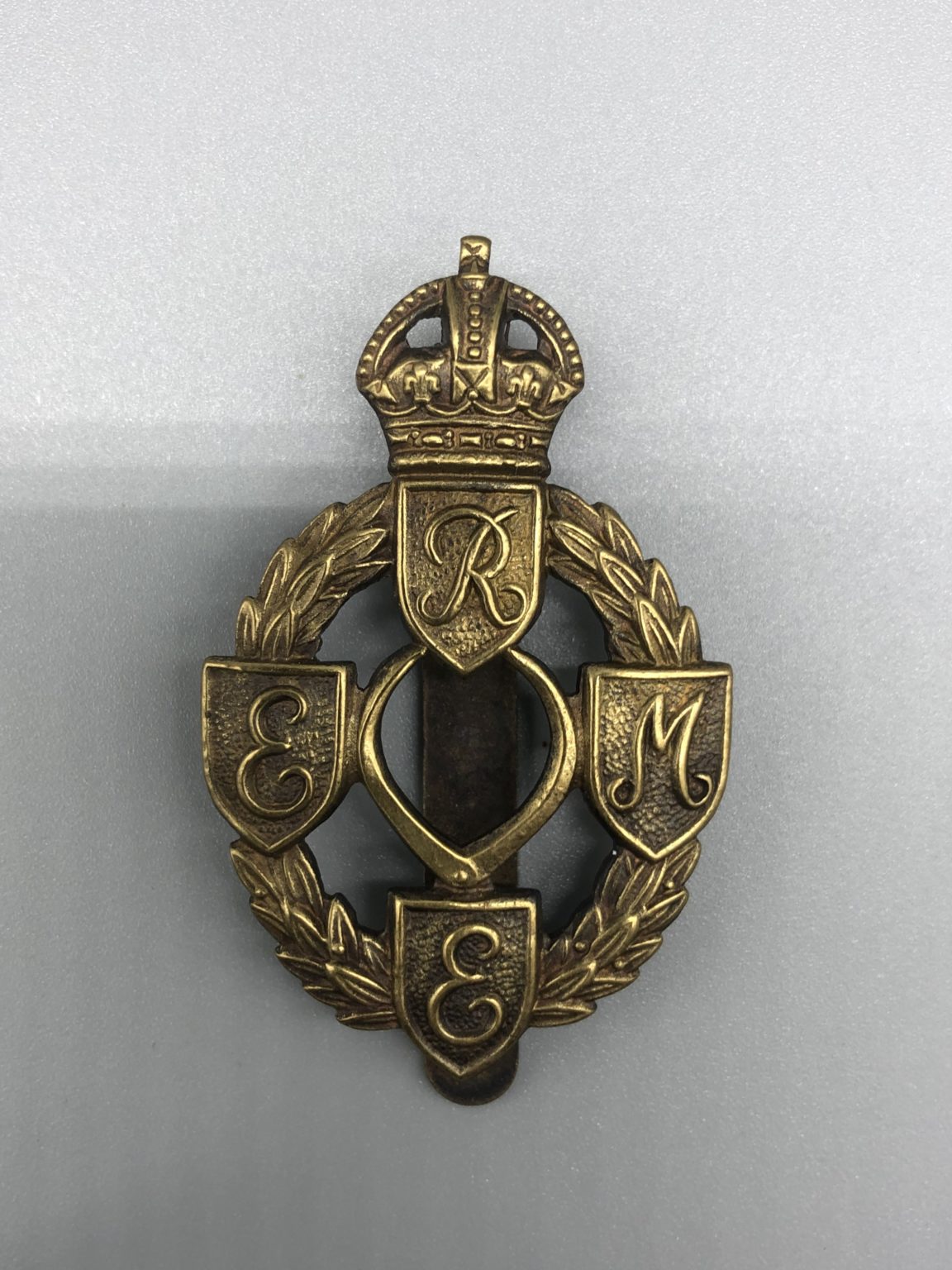 Royal Electrical Mechanical Engineers (REME) Cap Badge