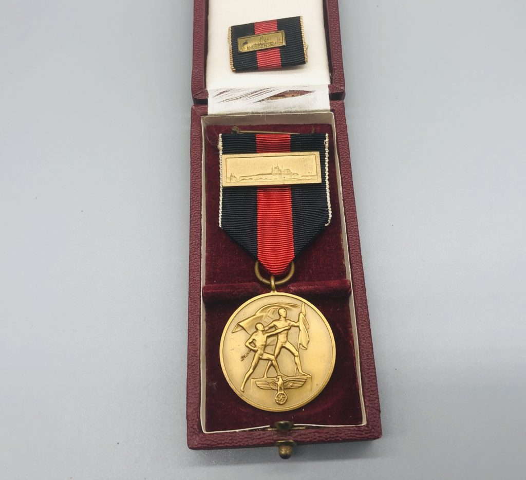 WW2 Sudetenland Medal With Prague Castle Bar And Presentation Box