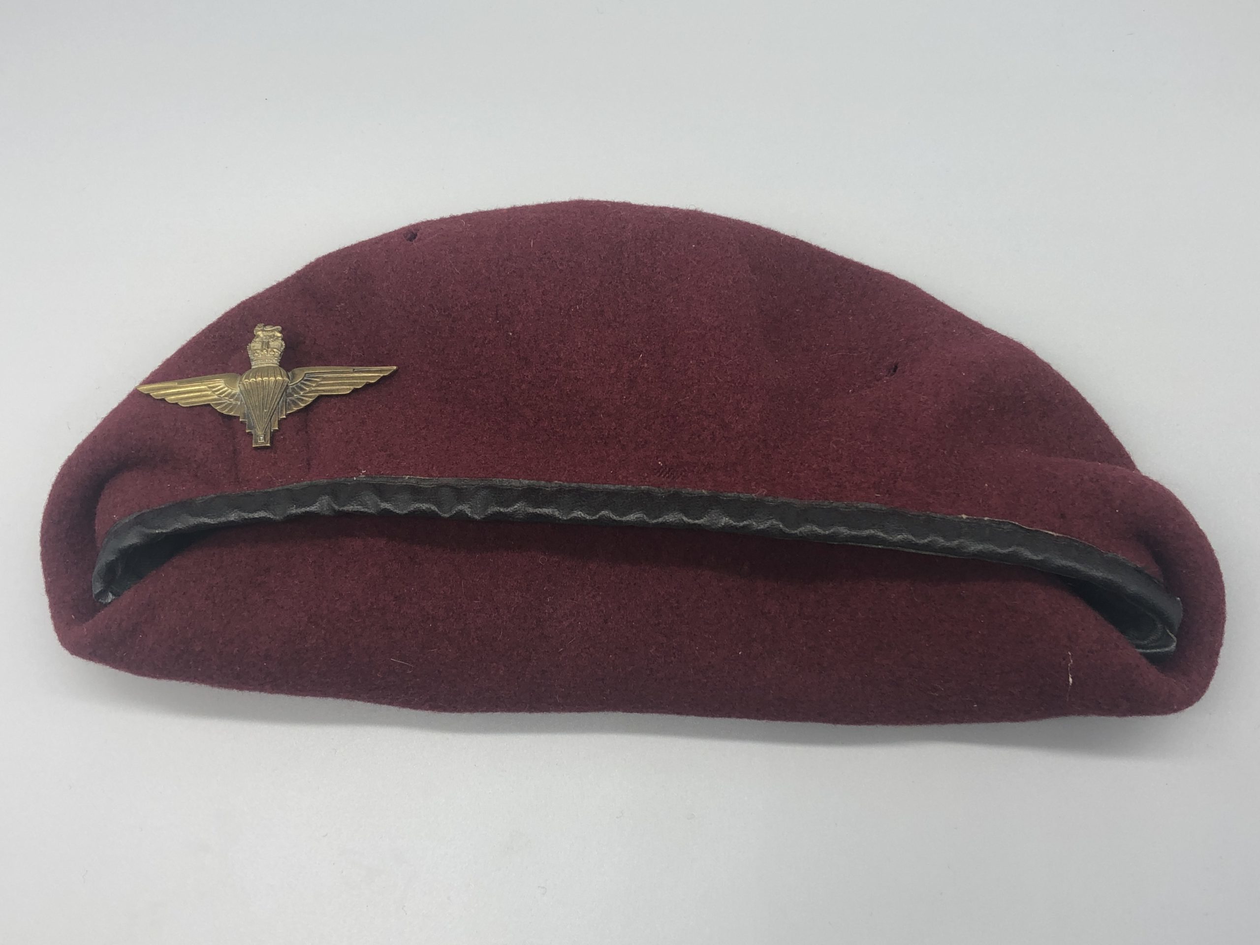 1/6 British Parachute Regiment Airborne Division para beret & metal badge 
