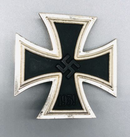 Iron Cross 1939 1st Class by Deumer