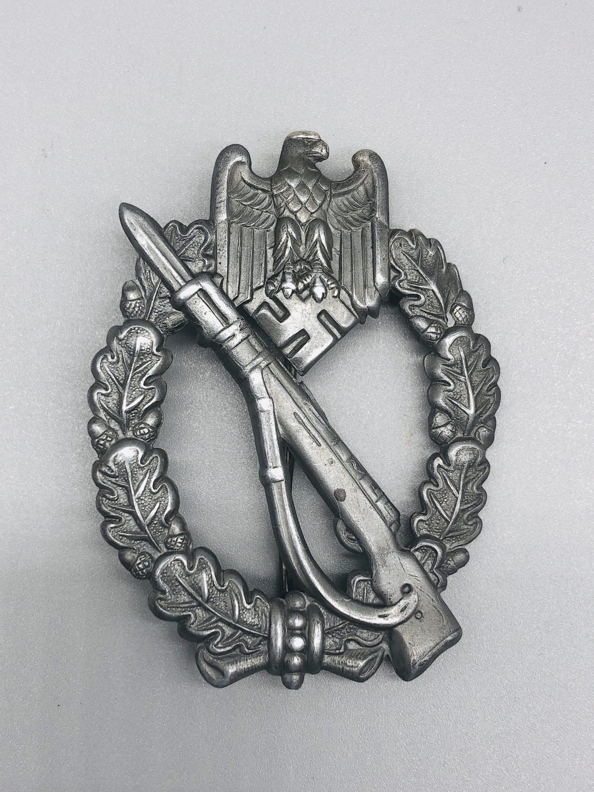 German WWII Issue Envelope or packet for the Infantry Assault Badge in Silver 