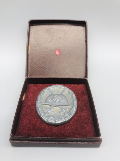 Wound Badge Silver with case