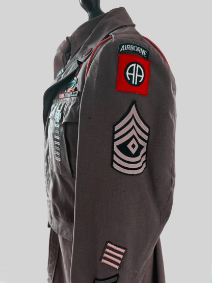 WW2 US IKE Jacket, with 82nd Airborne Badge