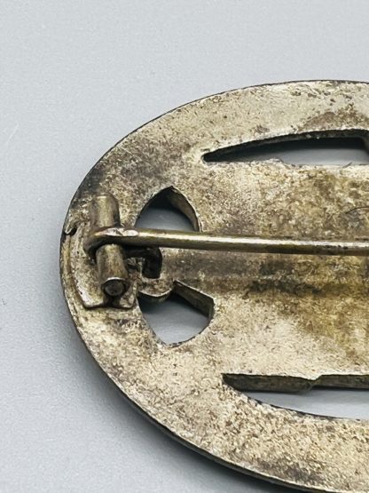 General Assault Badge, reverse, hinge, unmarked by Meybauer
