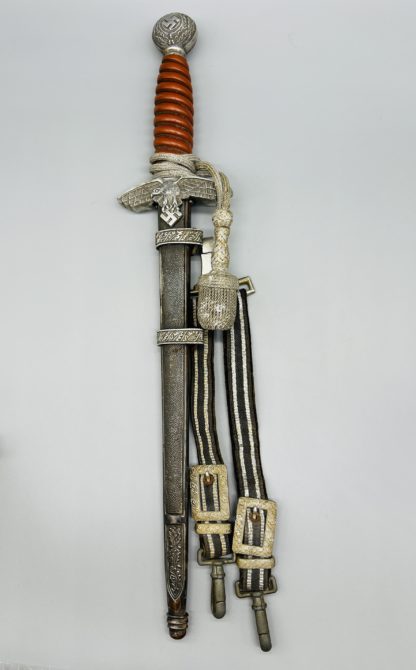 Luftwaffe 2nd Pattern Dagger, with original hangers, and bullion knot.