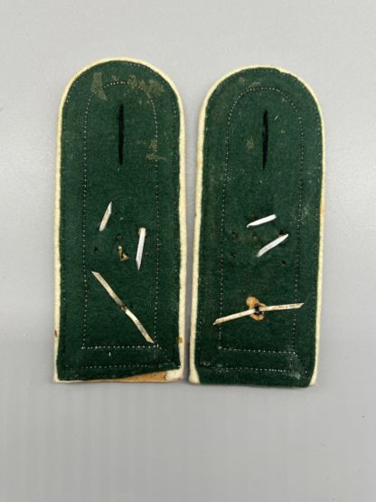 A Rare Pair of Feldwebel Wachregiment Berlin Shoulder Boards, reverse image