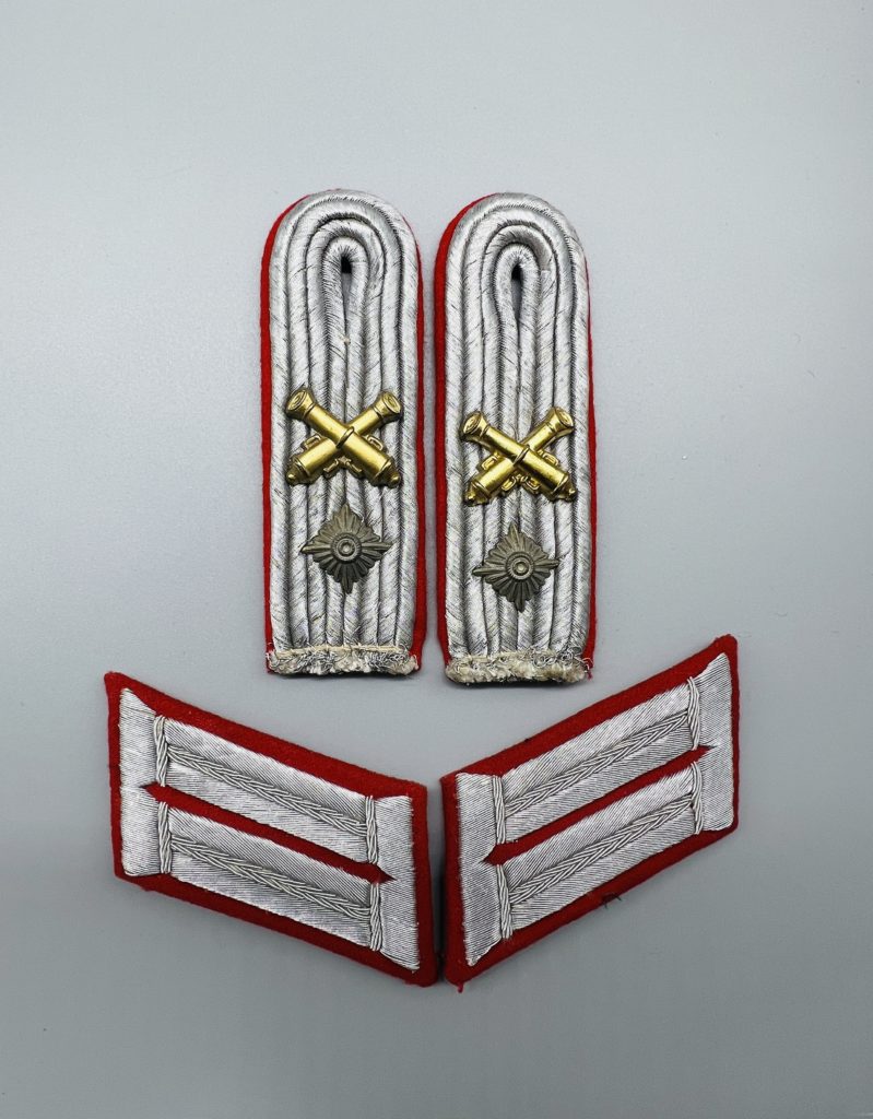 Heer Oberleutnant Ordnance Shoulder Straps And Collar Tabs