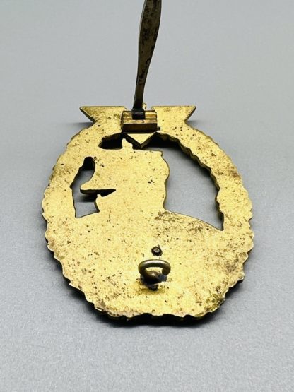 Auxiliary Cruiser Badge By Juncker, reverse image with block hinge and flat wire catch