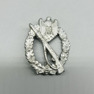 Infantry Assault Badge Silver by Wilhelm Deumer front image.