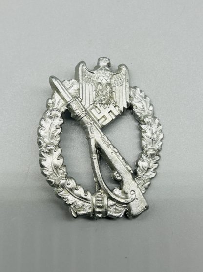 Infantry Assault Badge Silver by Wilhelm Deumer front image.