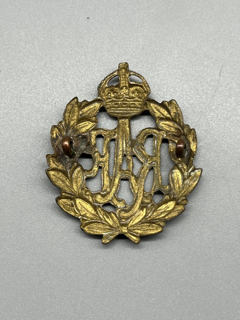 Royal Air Force Cap Badge I WW2 British Air Force Militaria