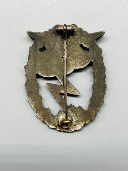 Ground Assault Badge By Gustav Brehmer, reverse image