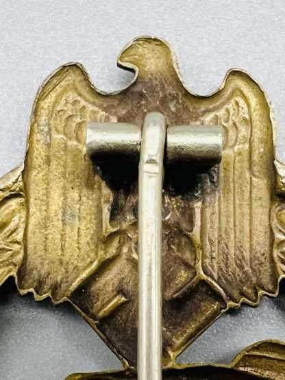 WW2 Panzer Assault Badge Bronze, reverse image barrell hinge