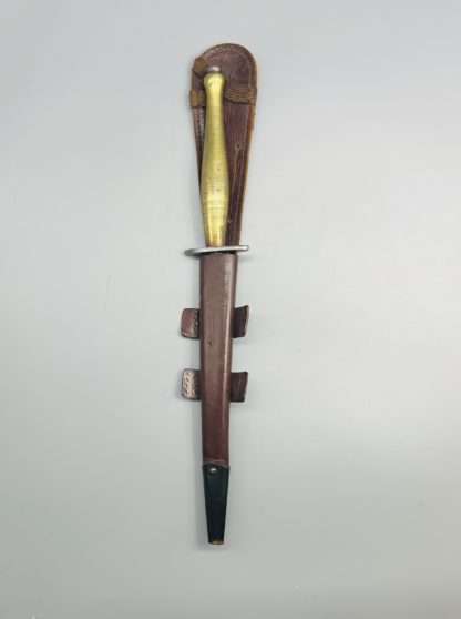 WW2 British Fairbairn Sykes 2nd Pattern, with brown leather scabbard