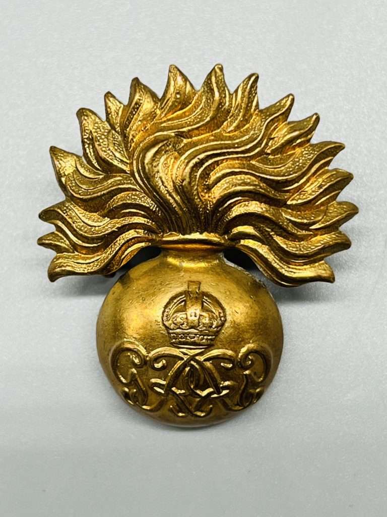 Grenadier Guards GVI Warrant Officers Cap Badge I Militaria