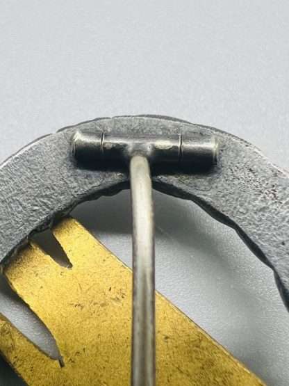 WW2 German Luftwaffe Fallschirmjäger Badge, reverse image barrel hinge.