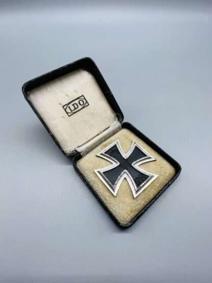 A WW1 Iron Cross 1st Class 1914 By Klein & Quenzer A.G., with presentation case.