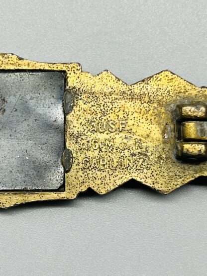 Close Combat Clasp In Bronze reverse image with makers mark Ausf AGM Gamlonz