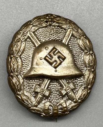 A WW2 German Wound Badge Silver 1st Pattern, die-struck zinc construction.