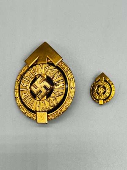 A rare set of Hitler Youth Golden Leaders Sports Badge & Minature By RZM M1/101