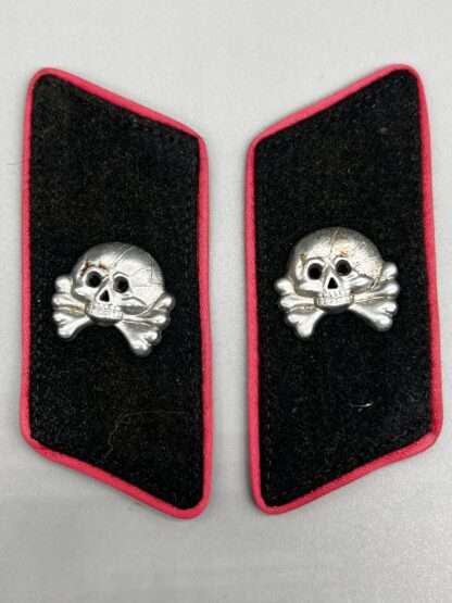 A rare set of WW2 German Heer Panzer collar tabs, with pink rayon pipping.