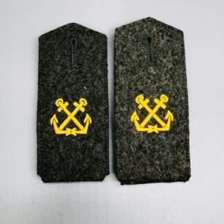 A set of WW2 German Kriegsmarine EM/NCO's Coastal Artillery shoulder boards, embroidered with golden-yellow thread.