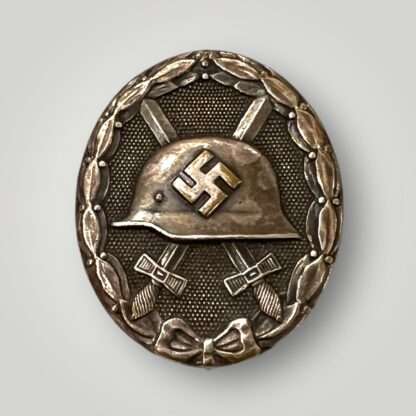 An original WW2 German wound badge in silver by Hauptmünzamt.