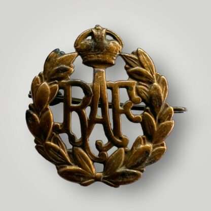 A Royal Air Force WW2 cap badge, die-stamped in brass.