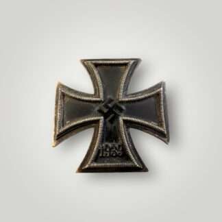 An early Iron Cross 1st Class 1939 By Deschler & Sohn, round 3 varient so called as the tip of the '3' on the date is rounded.