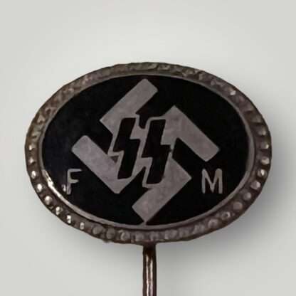 A SS F-M Sponsors Pin by Deschler & Sohn was awarded to the SS financial patrons.