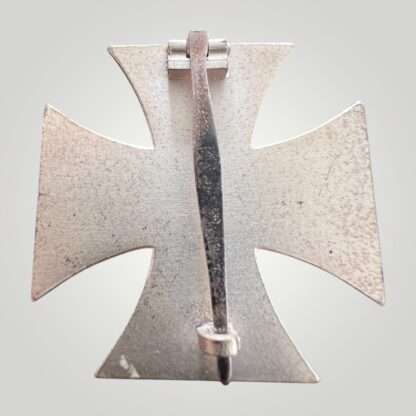 Reverse image of an original WW2 German Iron Cross 1st Class By Rudolf Wächtler & Lange.