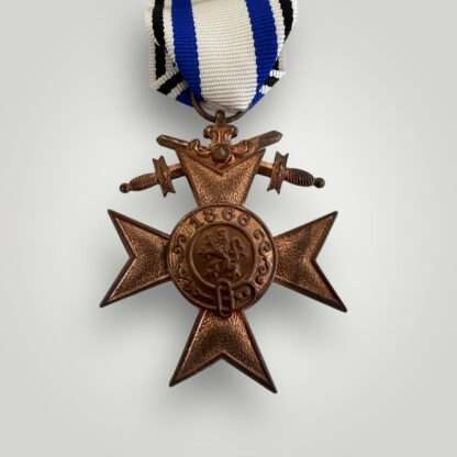 A WW1 Bavarian military merit cross 3rd class with swords constructed in bronze tombak.