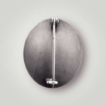 Reverse image of an early WW2 German silver wound badge by Hauptmünzamt.