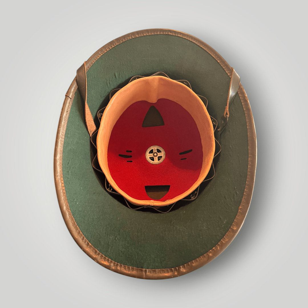 A photo of the interiar of a Heer Afrikakorp Pith Helmet 2nd Pattern.