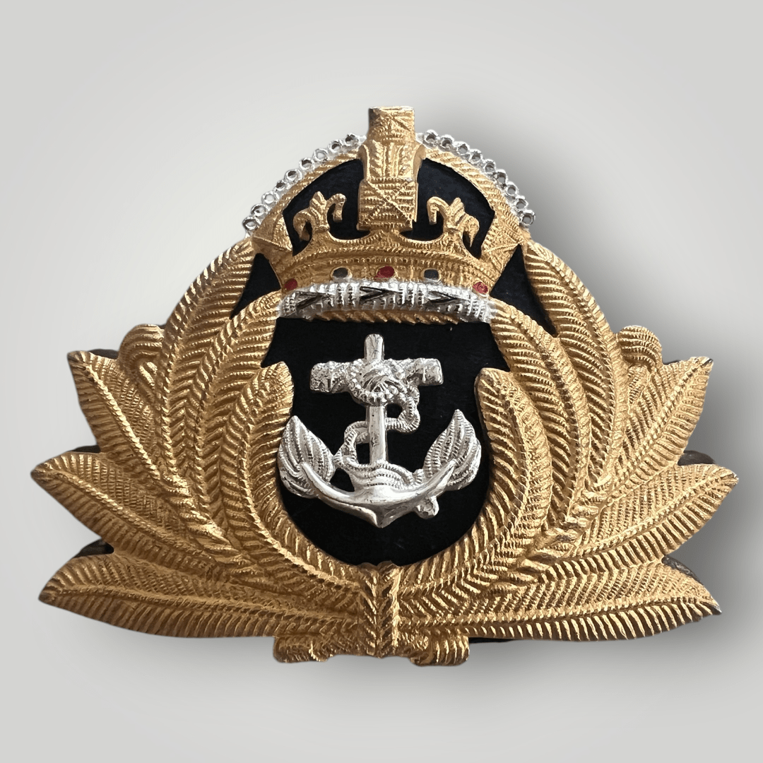 British WW2 Royal Navy Officers Cap Badge - Militaria & Insignia