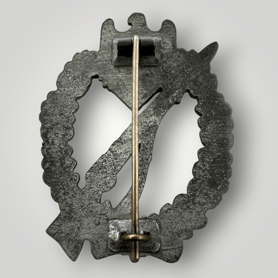 Reverse image of an Infantry Assault Badge Silver by Gottlieb & Wagner, constructed in zinc.
