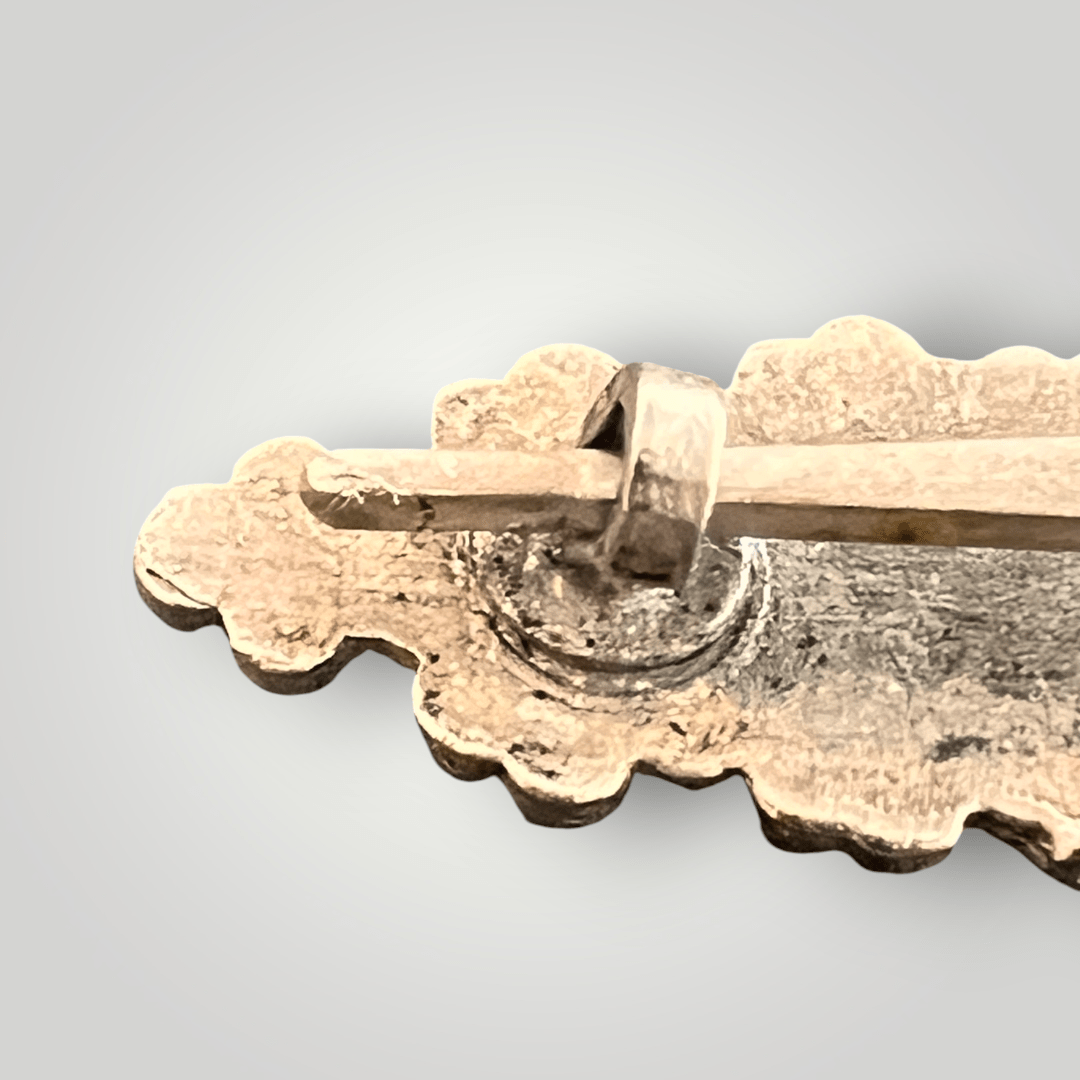 Reverse image of a Luftwaffe Bombers Clasp in Silver by F&BL, clasp.